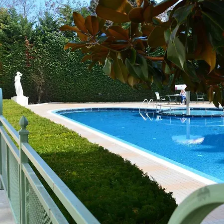 Apartment 3 In Complex Splendid